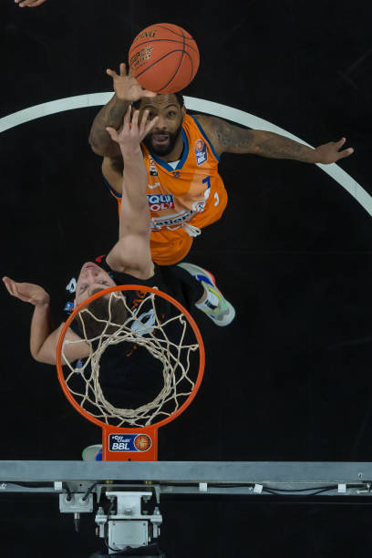 波防守反击 波防守反击